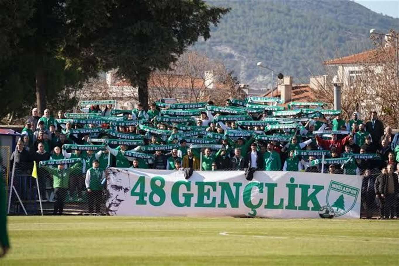 Muğlaspor taraftarından protokole çağrı haberi